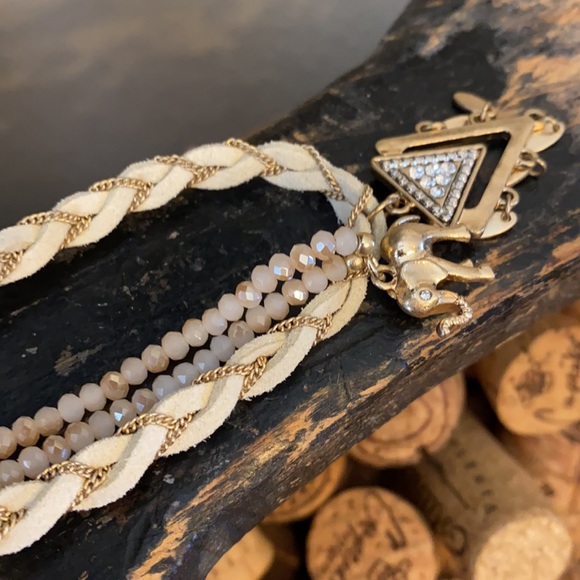 White and gold necklace bundle - Picture 5 of 8